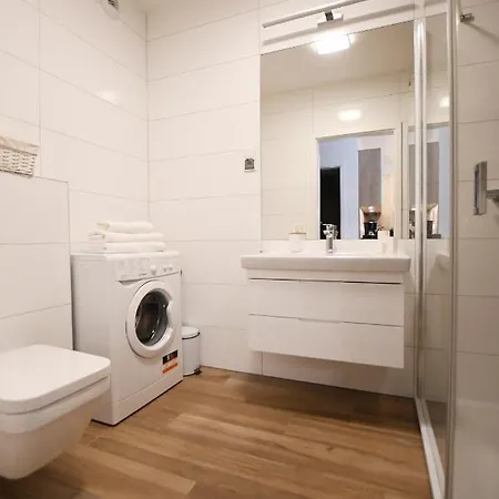 Nadmorskie Tarasy Baseny,sauny,garaz Port -navigator Apartment Kolobrzeg