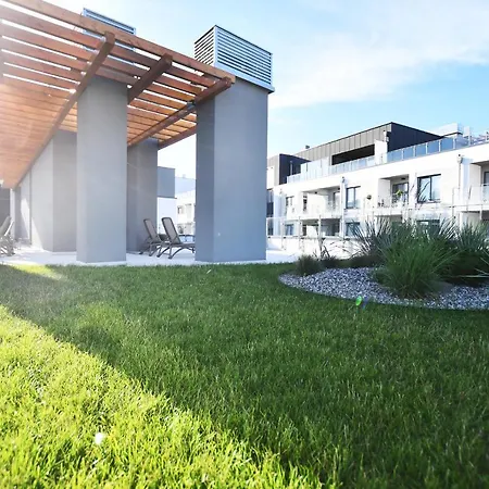 Apartment Nadmorskie Tarasy Baseny,sauny,garaz Port -navigator Kolobrzeg