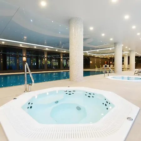Nadmorskie Tarasy Baseny,sauny,garaz Port -navigator Apartment Kolobrzeg