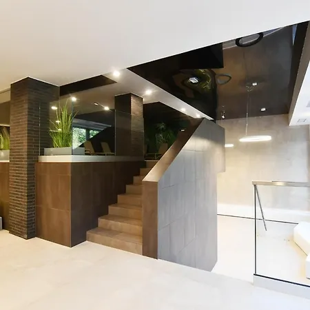 Nadmorskie Tarasy Baseny,sauny,garaż Port -navigator *