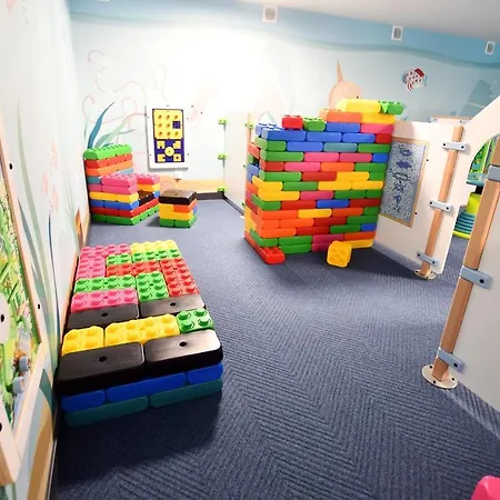 Nadmorskie Tarasy Baseny,sauny,garaż Port -navigator Kołobrzeg