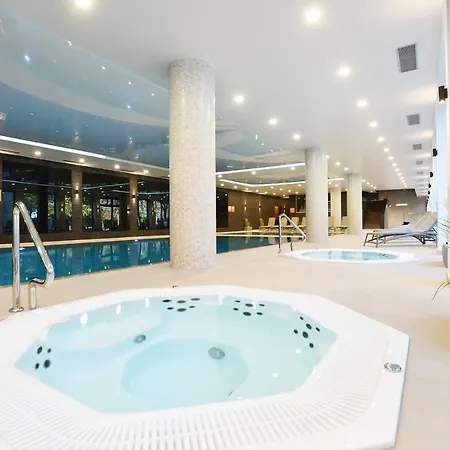 Apartment Nadmorskie Tarasy Baseny,sauny,garaz Port -navigator