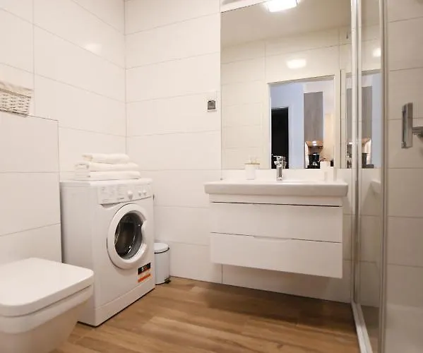 Nadmorskie Tarasy Baseny,sauny,garaz Port -navigator Apartment Kolobrzeg