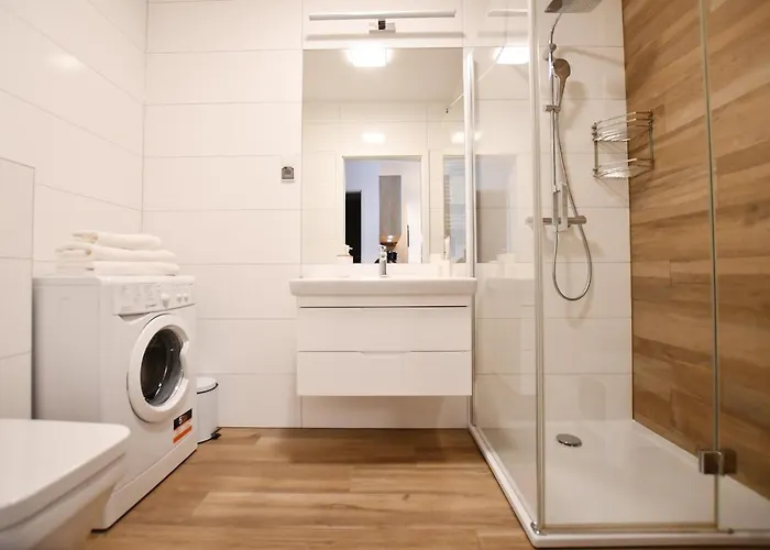 Nadmorskie Tarasy Baseny,sauny,garaz Port -navigator Apartment *