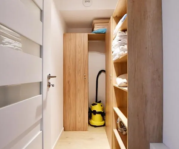 Apartment Nadmorskie Tarasy Baseny,sauny,garaz Port -navigator Kolobrzeg