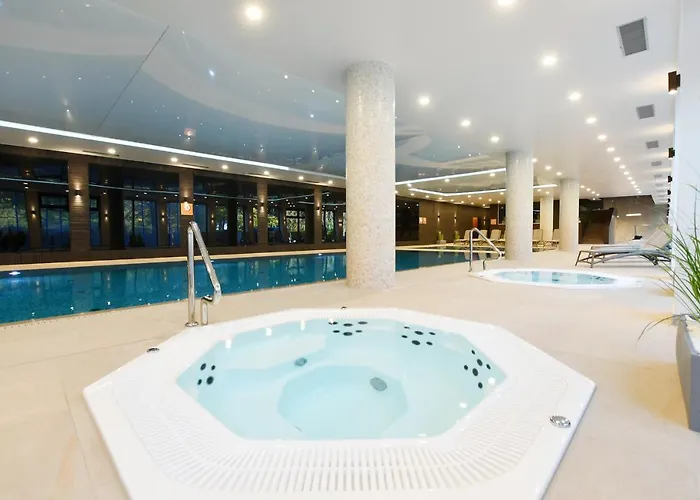 Nadmorskie Tarasy Baseny,sauny,garaz Port -navigator Apartment Kolobrzeg